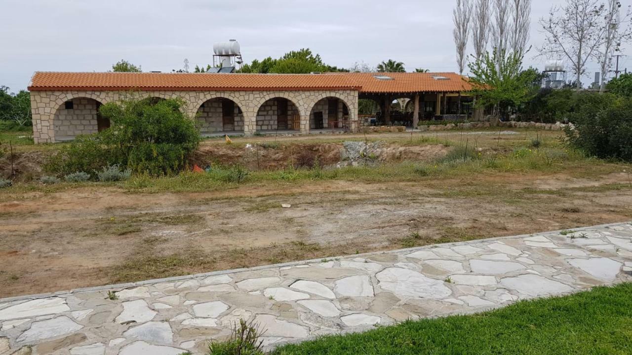 Elausa Hotel & Restaurant Rizokarpaso Buitenkant foto
